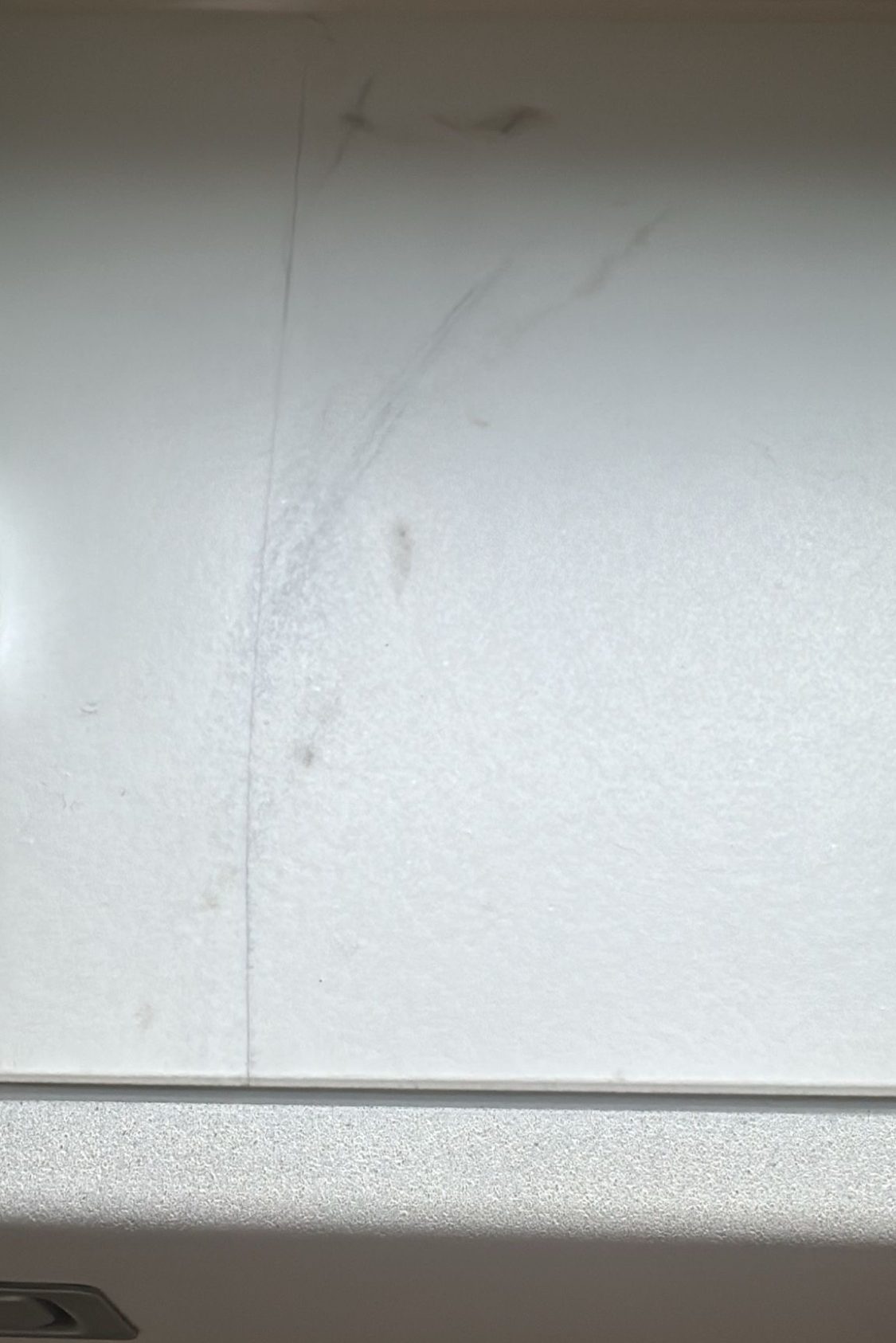 Riss ind Dekton Platte