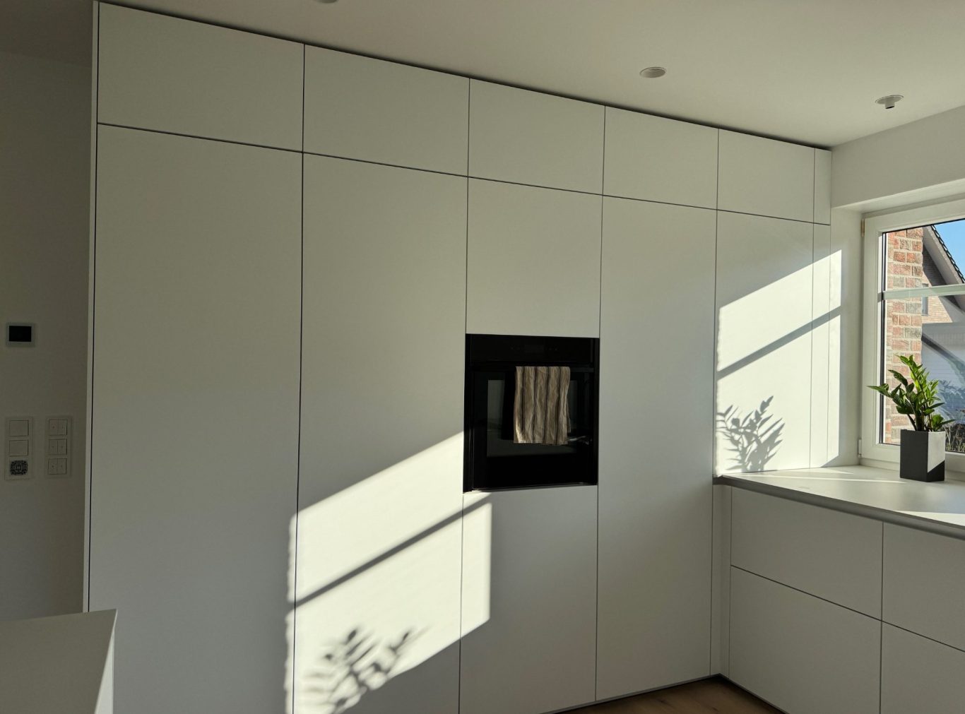 hochwertige küche weiß mit Keramik Arbeitsplatten